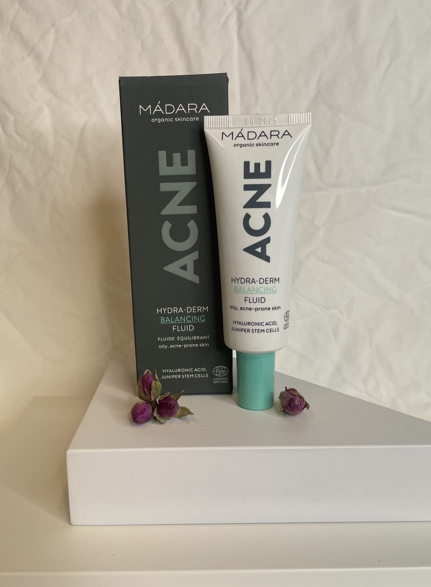 Madara Acne Hydra Derm Balancing Fluid til uren hud